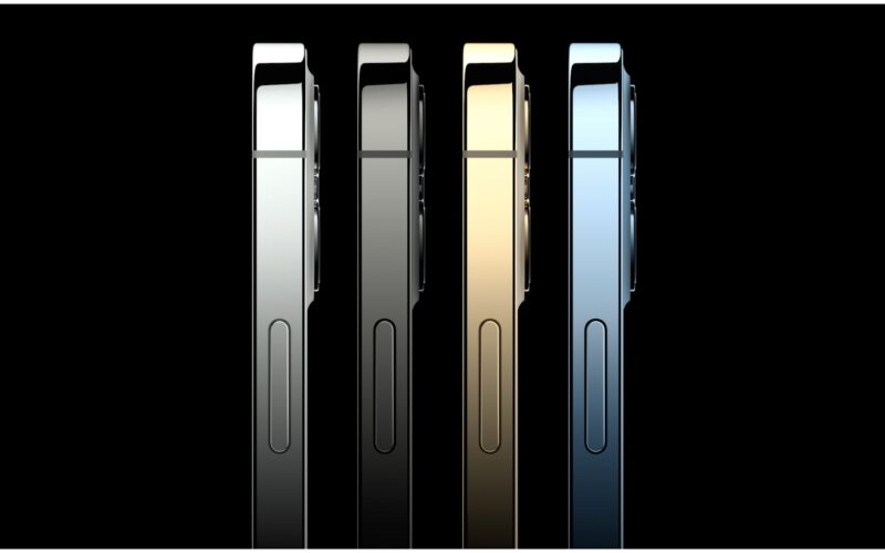 L'iPhone 12 Pro oro ha una cornice più resistente alle impronte digitali
