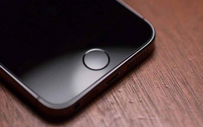Si dice che Apple aggiungerà Touch ID sotto il display nel futuro iPhone