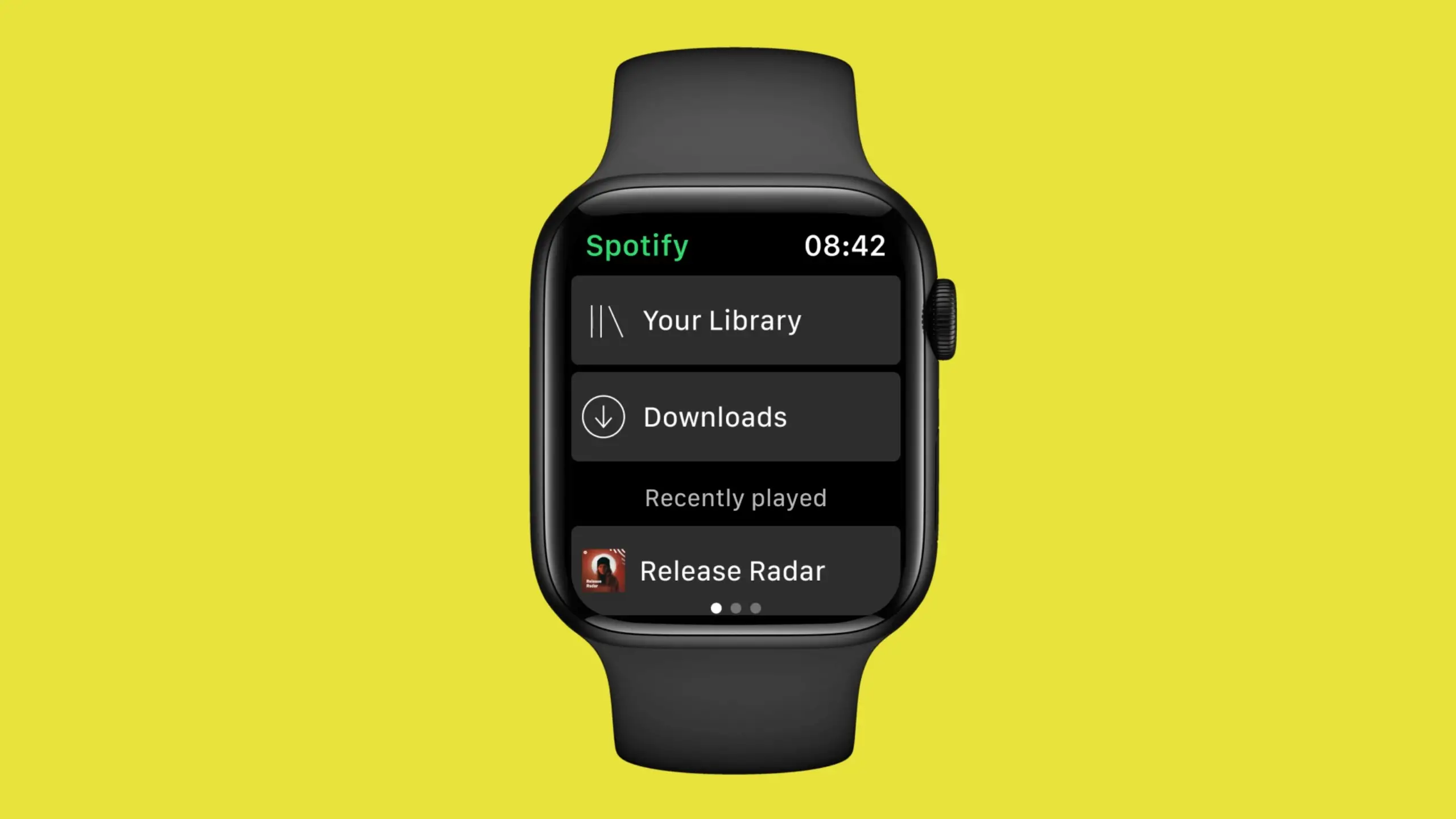 Un'immagine che mostra un Apple Watch su sfondo giallo.  L'orologio viene mostrato mentre esegue l'app Spotify in modalità offline con la sezione Download visibile nell'interfaccia.