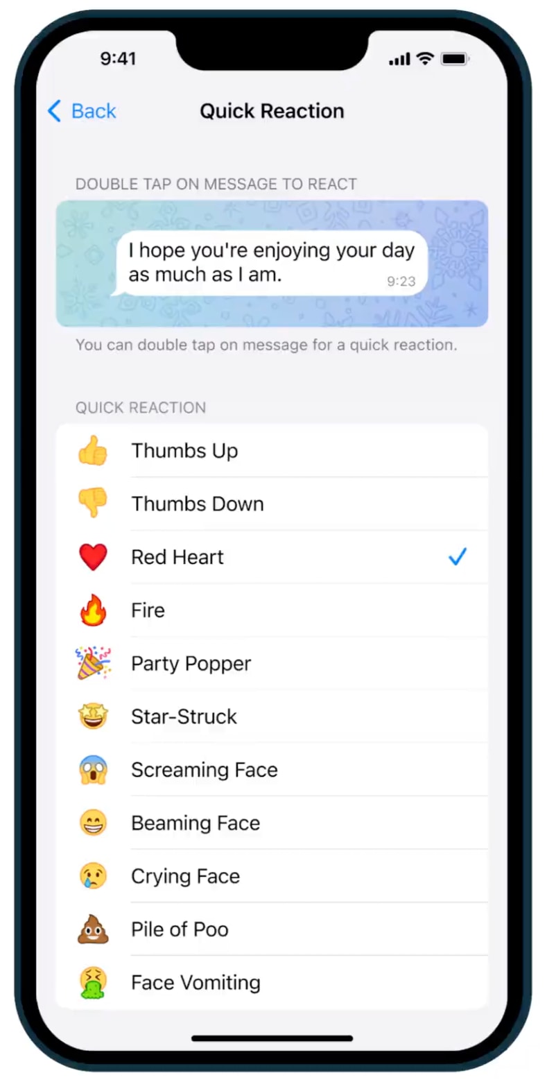 Uno screenshot di Telegram per iPhone che mostra l'assegnazione della reazione emoji predefinita al gesto del doppio tocco